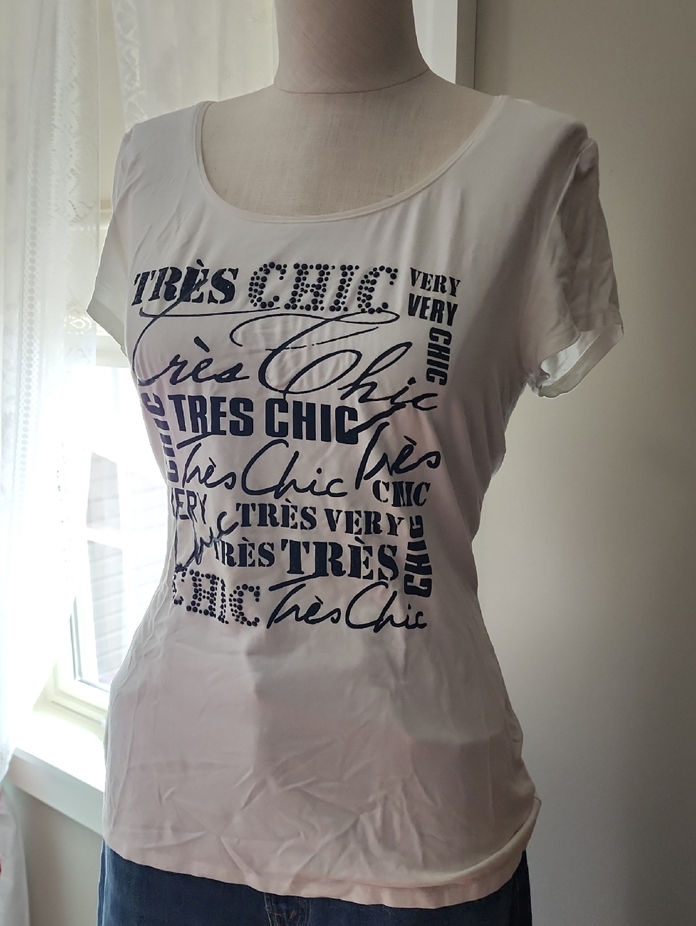 White House Black Market White Short Sleeve Scoop Neck Graphic Tee